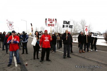 Papaschase members bloackade the QE II hwy south of Edmonton