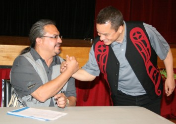National Chief Shawn Atleo thanks Chief Willie Charlie for endorsing his nominat