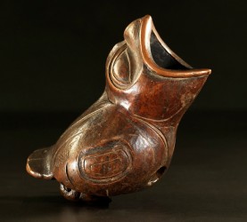 Pipe bowl in shape of a bird