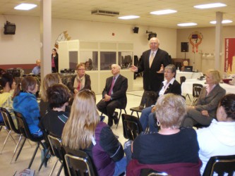 Senators from the Standing Senate Committee on Aboriginal Peoples share advice a