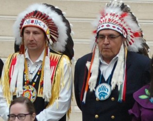 Grand Chief Tony Alexis offers his support to Onion Lake Chief Wallace Fox 
